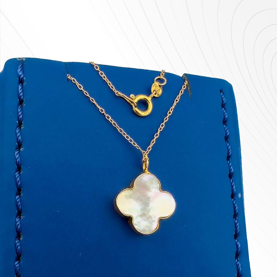 VCA white pearl necklace with 18K gold chain